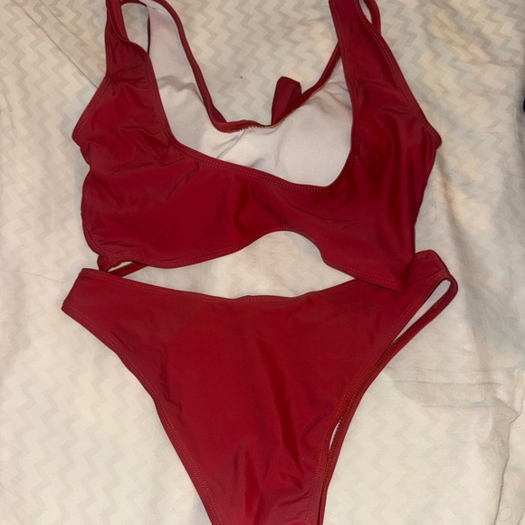 Red Bikini Set - Picture 4 of 6